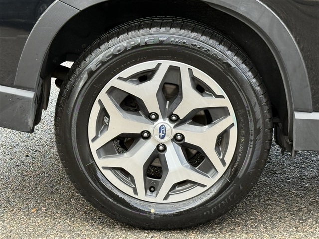 2022 Subaru Forester Premium photo 3
