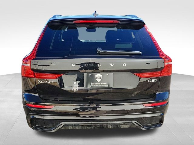2025 Volvo XC60 B5 Core photo 3