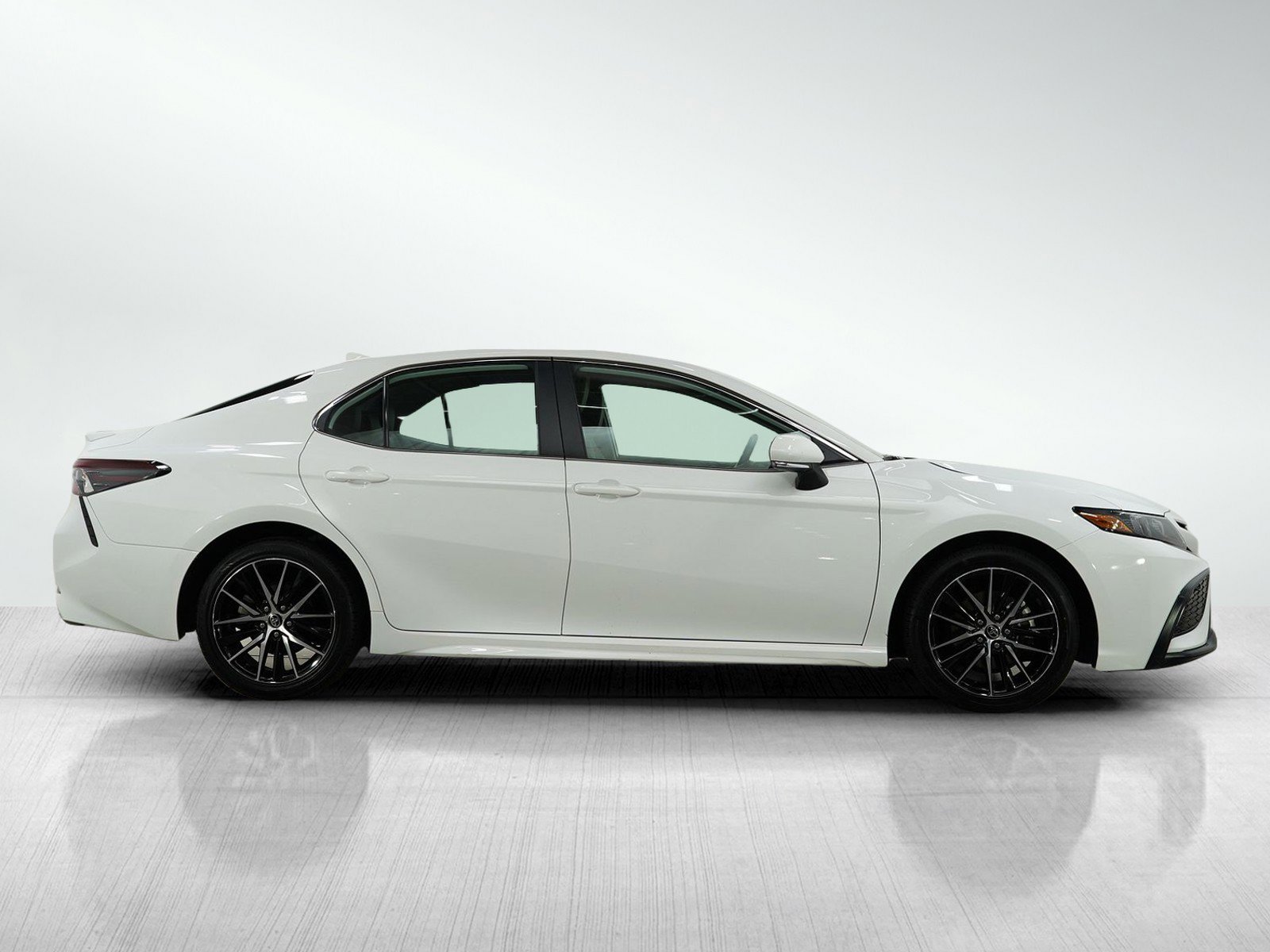 2024 Toyota Camry SE photo 6