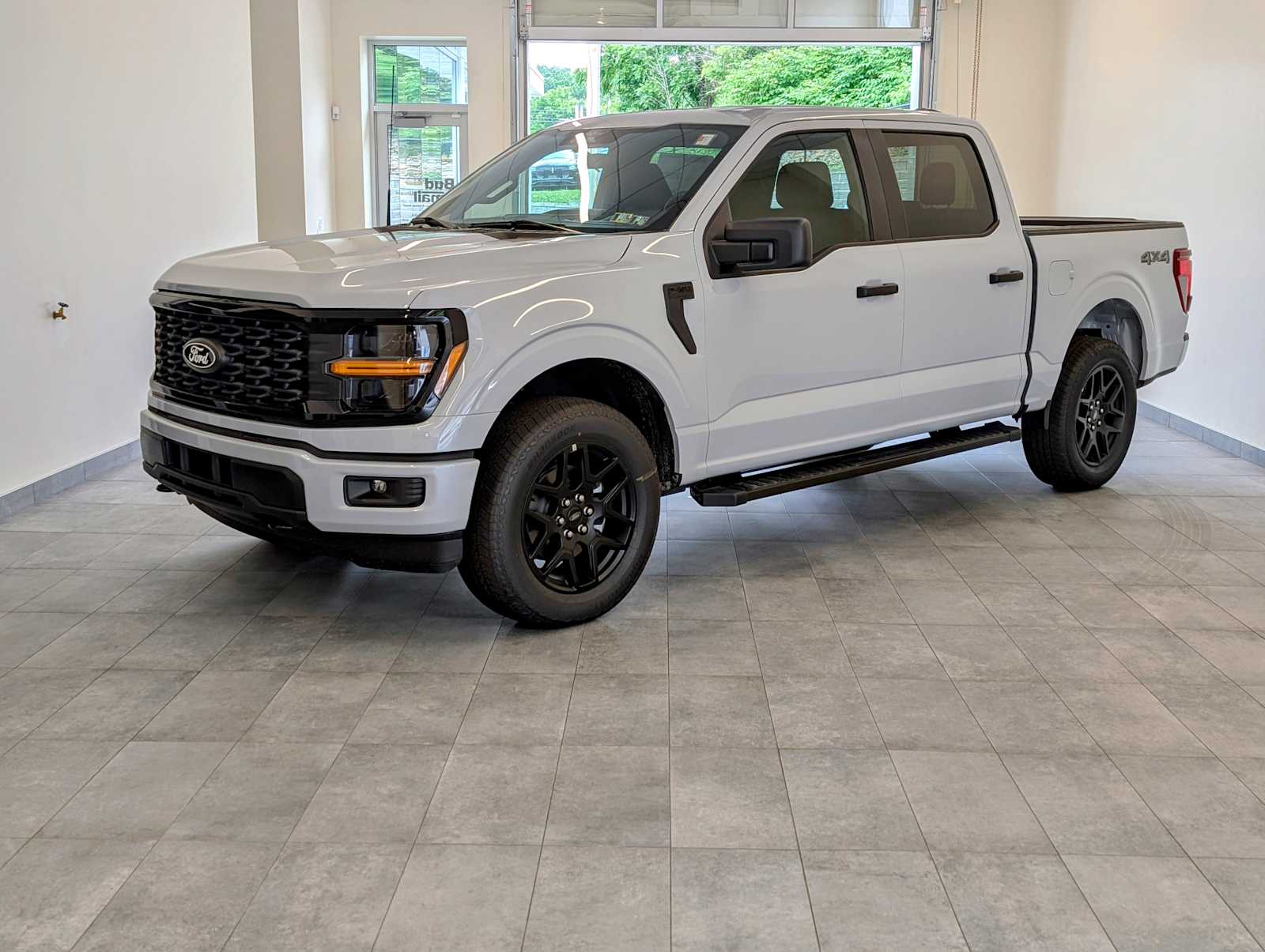 2025 Ford F-150 STX's photo