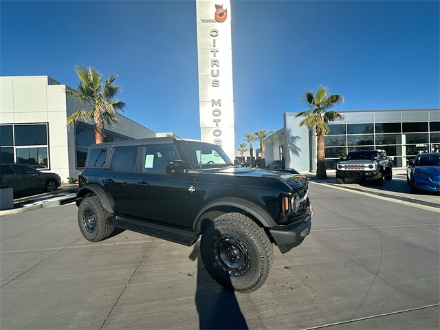 2025 Ford Bronco 4-Door Outer Banks's photo