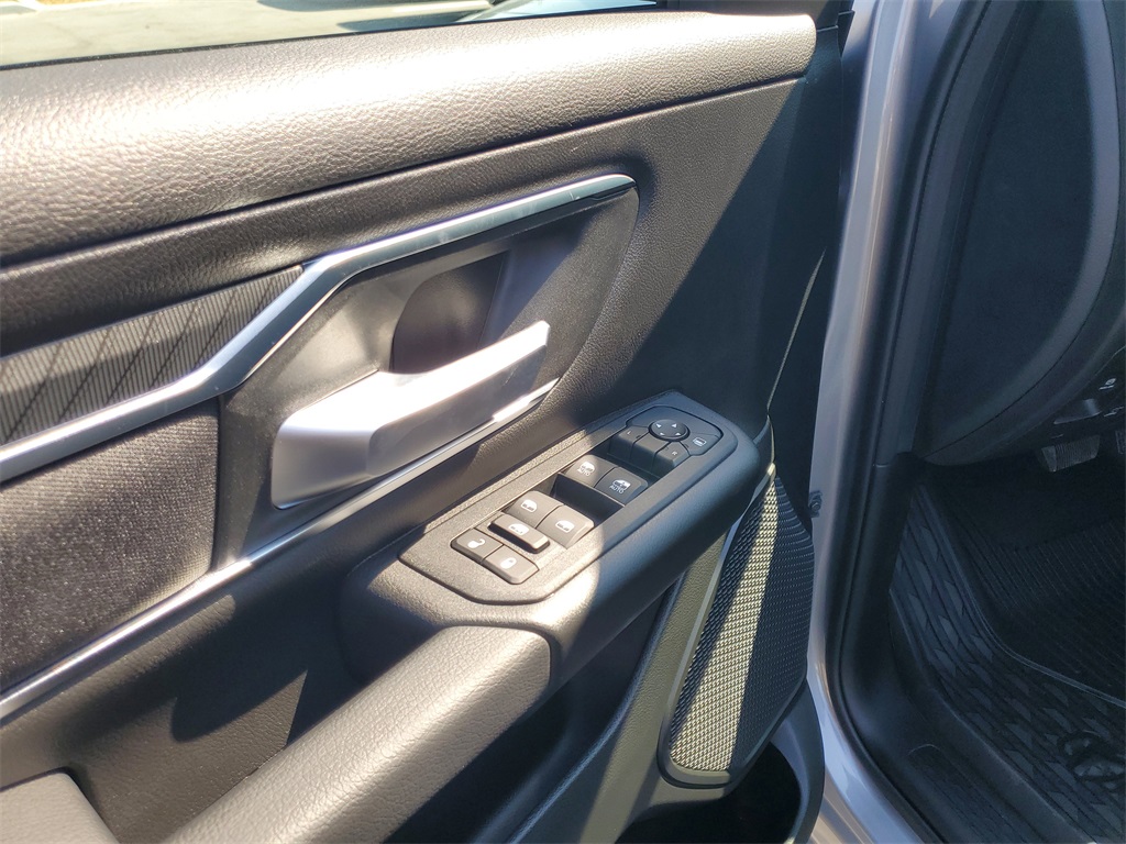 2025 Ram 1500 Big Horn Lone Star photo 6