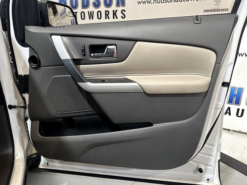 2014 Ford Edge SE photo 24