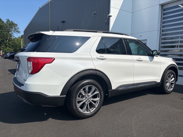 2022 Ford Explorer XLT photo 3