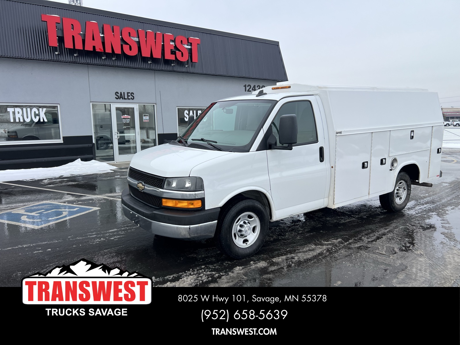 2019 Chevrolet Express Cutaway Base's photo