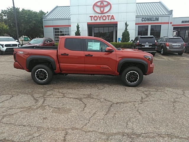 2025 Toyota Tacoma Off-Road TRD photo 14