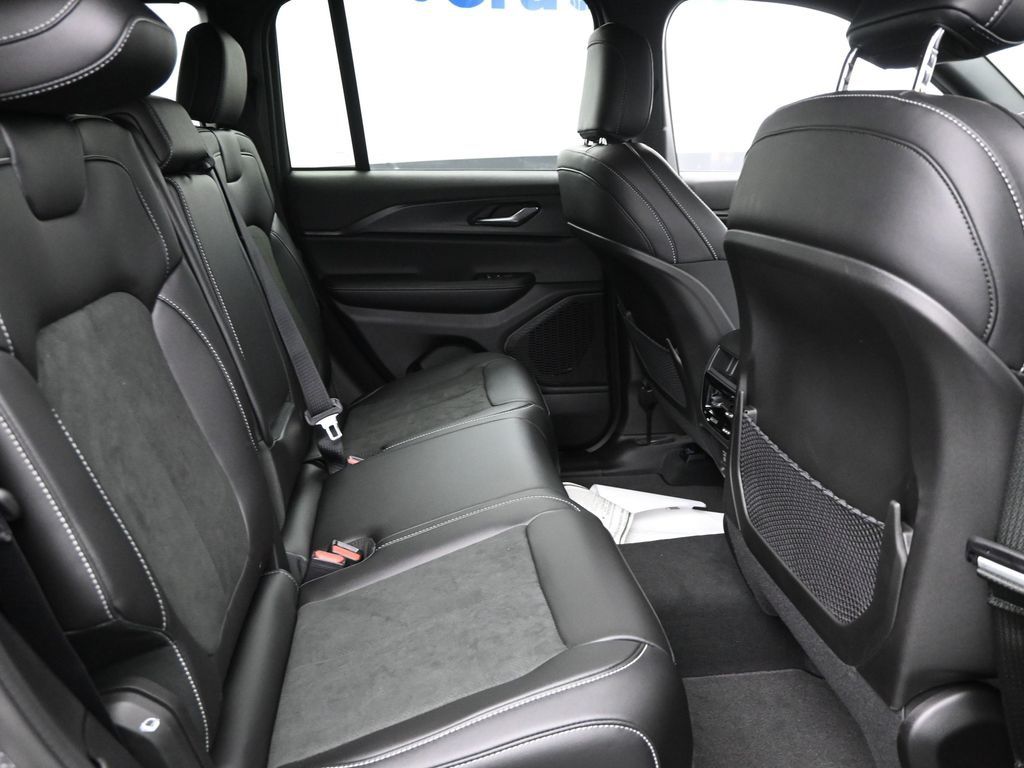2025 Jeep Grand Cherokee Altitude X photo 6