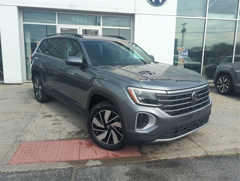 2025 Volkswagen Atlas SE Technology photo 2