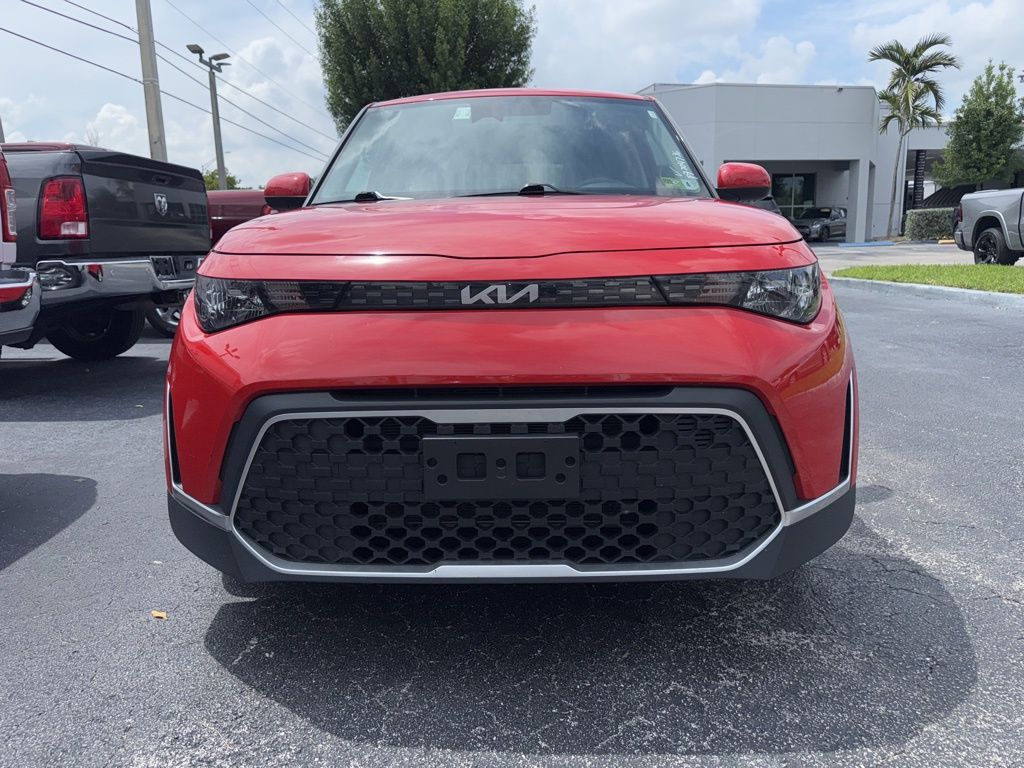 2023 Kia Soul S photo 2