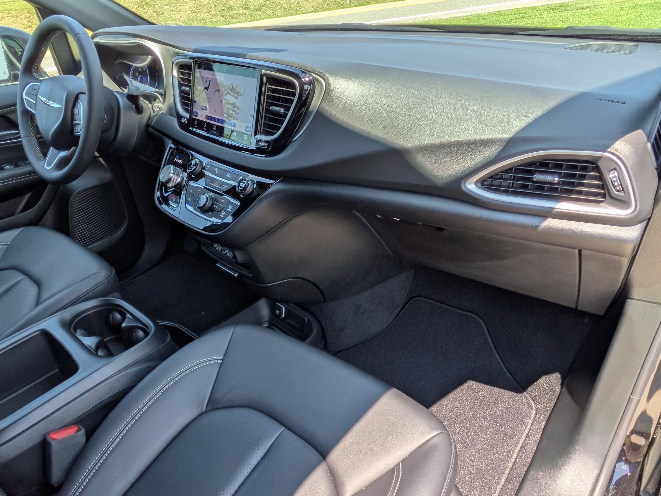 2025 Chrysler Voyager LX photo 29