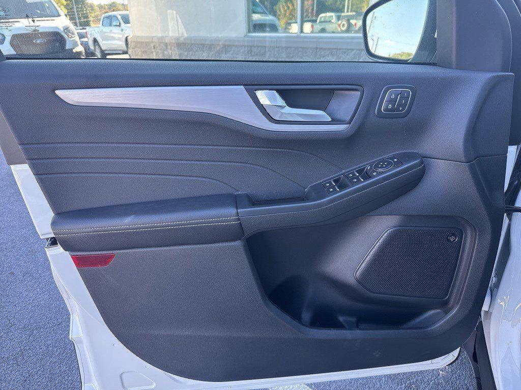 2025 Ford Escape Plug-In Hybrid photo 20