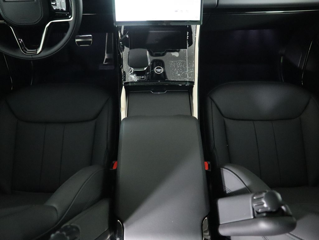 2025 Land Rover Range Rover Sport SE photo 14