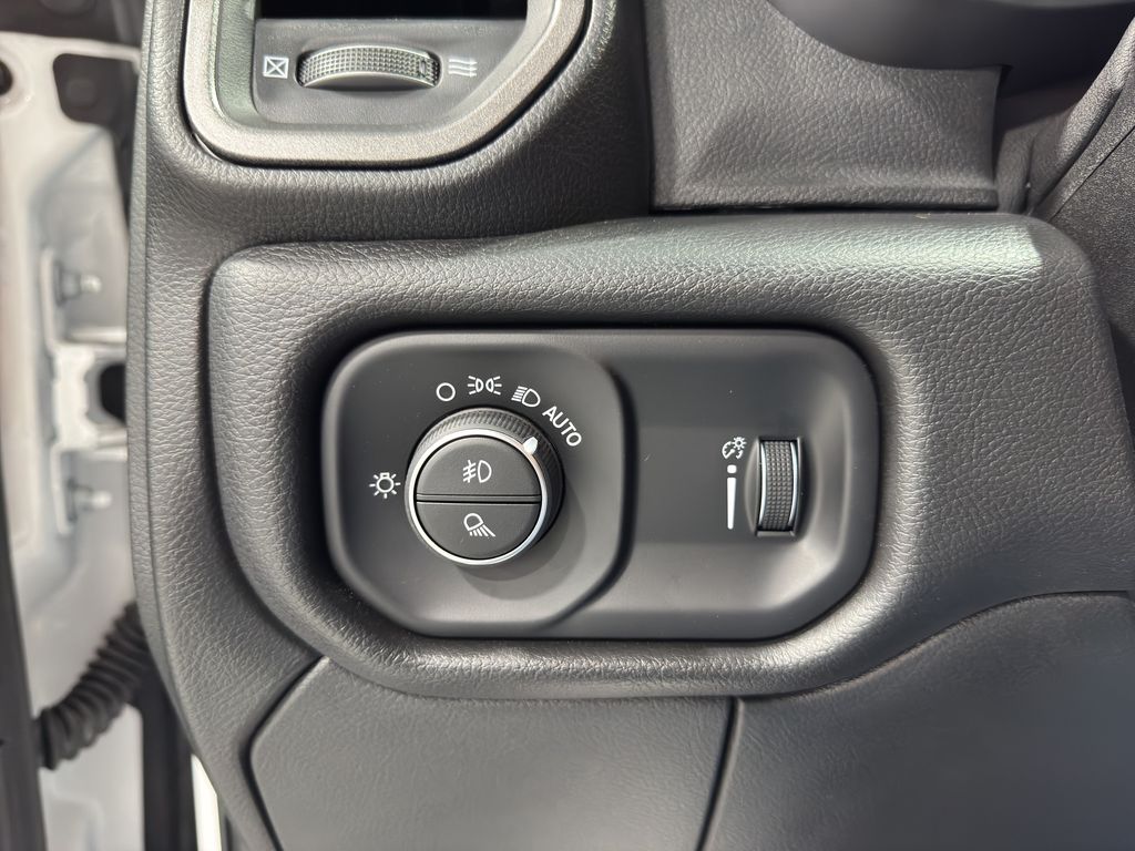 2025 Ram 2500 Tradesman photo 13