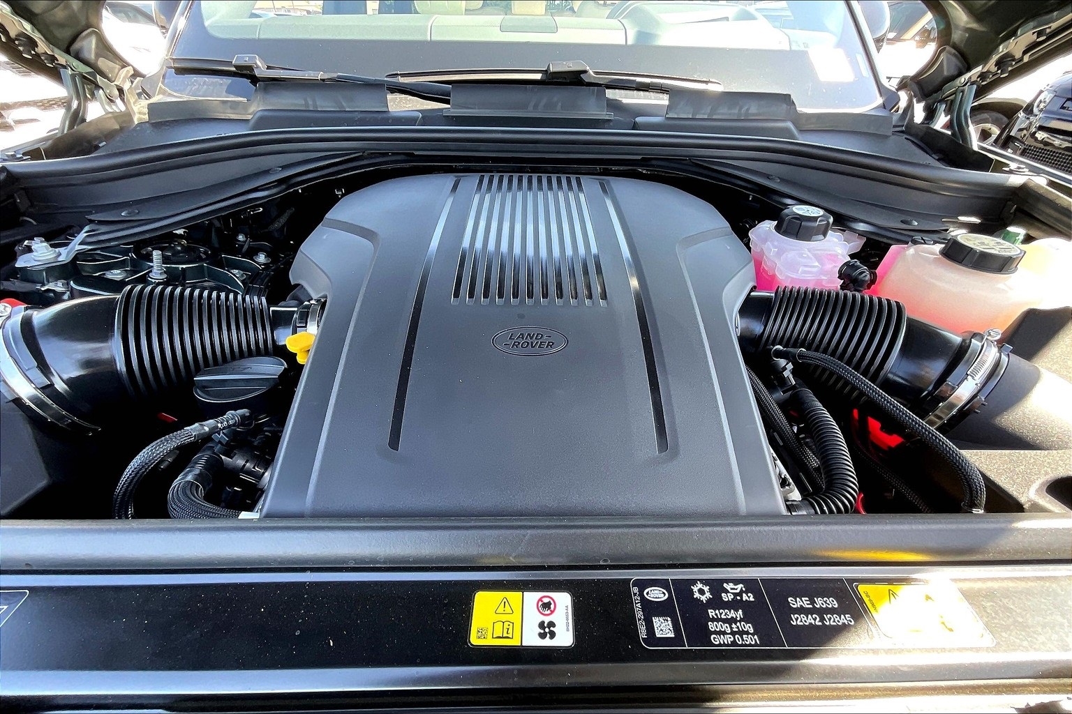 2025 Land Rover Range Rover SE photo 12