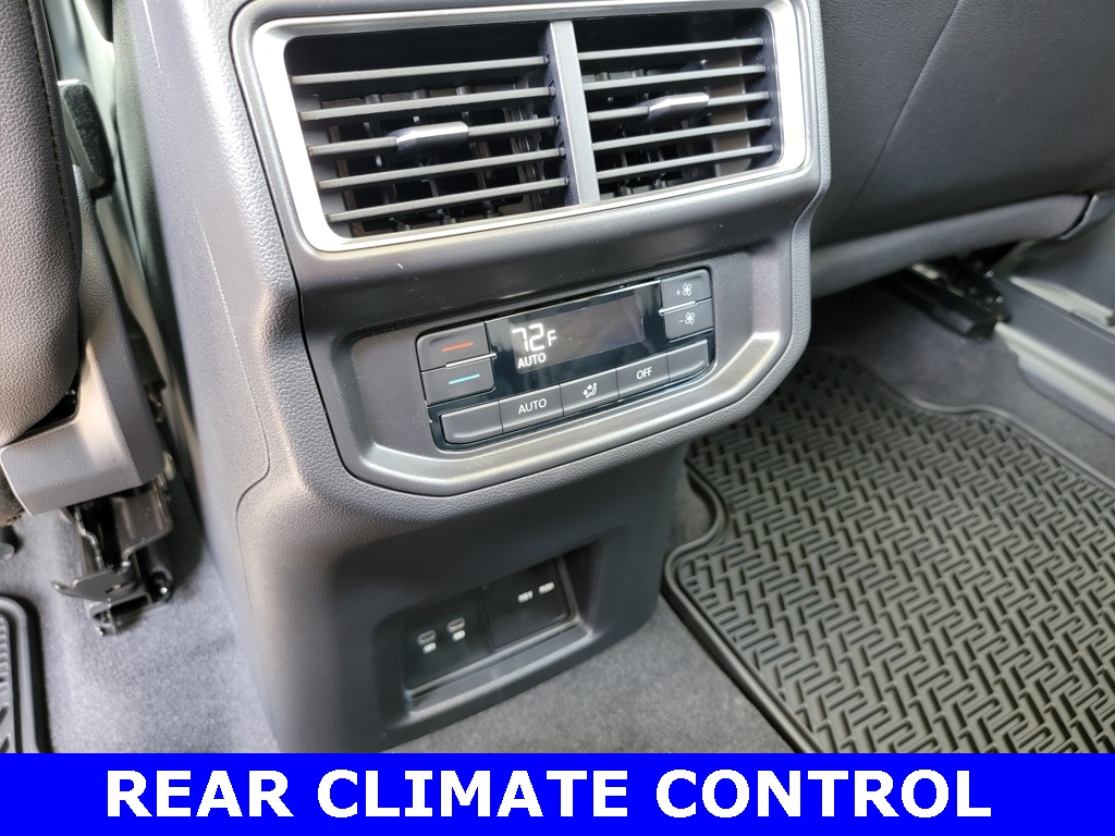 2025 Volkswagen Atlas Peak Edition SE photo 5