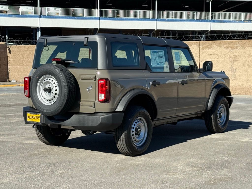 2025 Ford Bronco Base photo 3