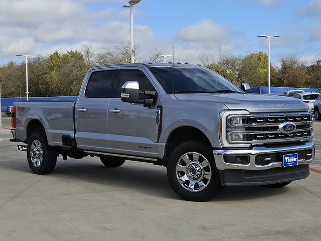 2023 Ford F-350 Lariat photo 2