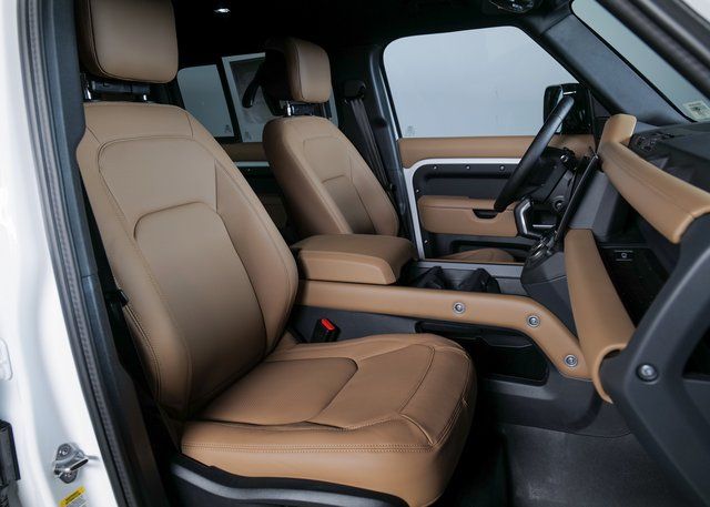 2026 Land Rover Defender 110 S photo 3