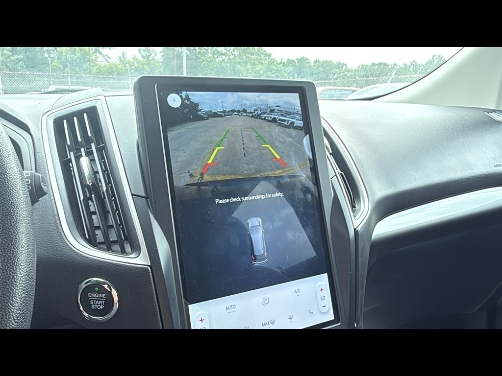 2023 Ford Edge SEL photo 16