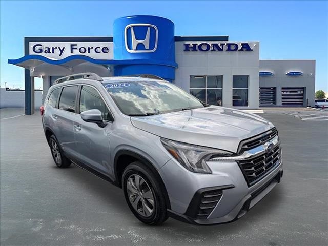 2024 Subaru Ascent Premium's photo