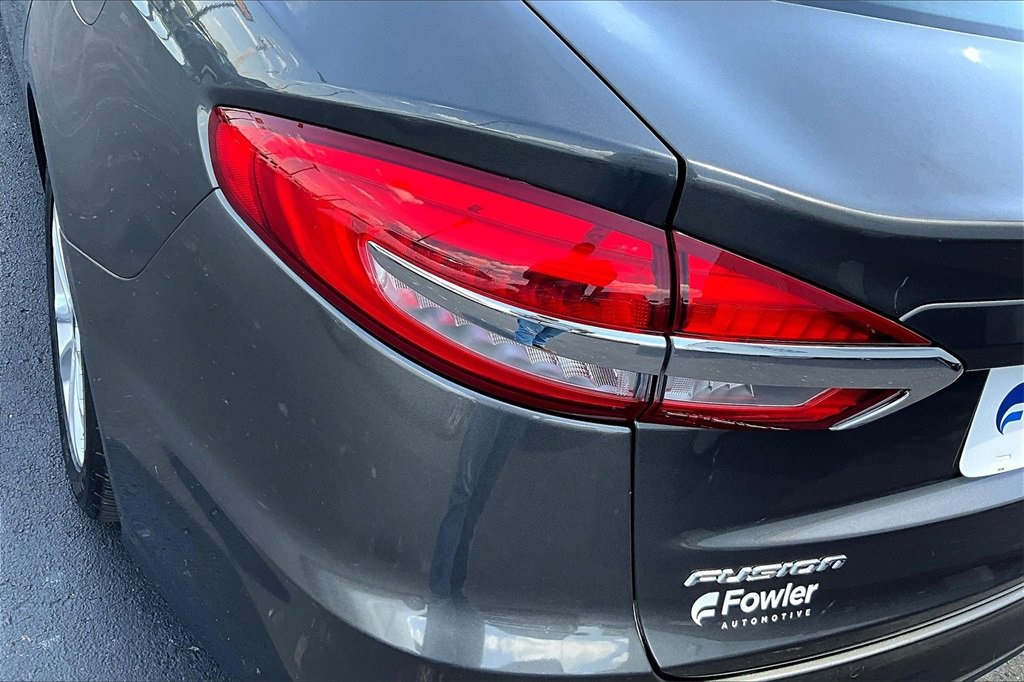 2020 Ford Fusion Hybrid SE photo 29