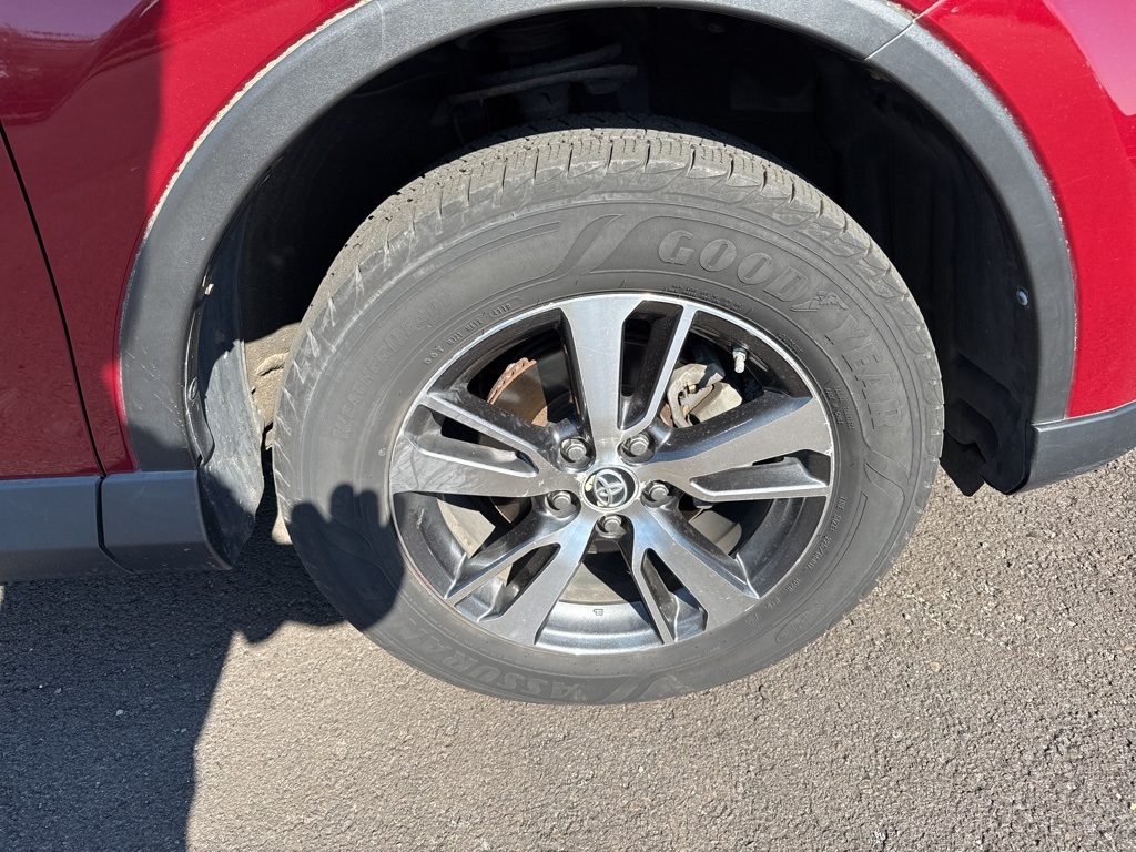 2018 Toyota RAV4 XLE photo 24