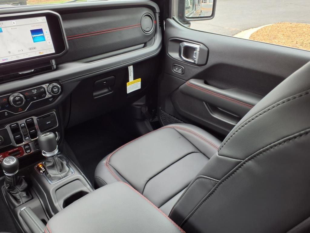 2025 Jeep Wrangler Rubicon photo 24