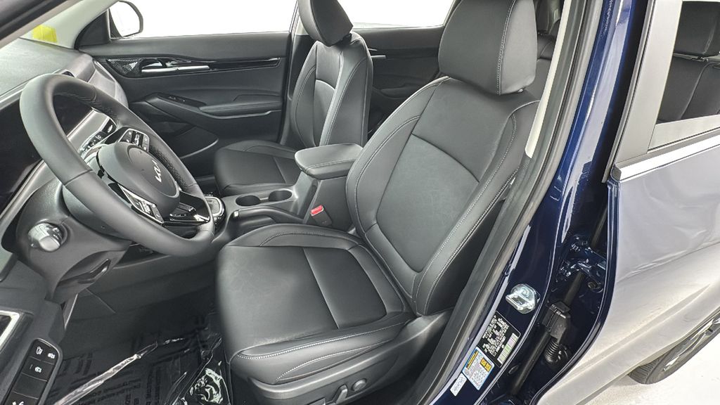 2026 Kia Seltos EX photo 10