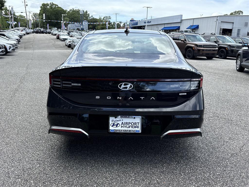 2025 Hyundai Sonata Hybrid Limited photo 4