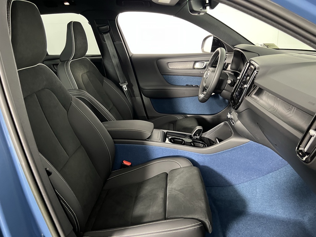 2023 Volvo XC40 Recharge Ultimate photo 30