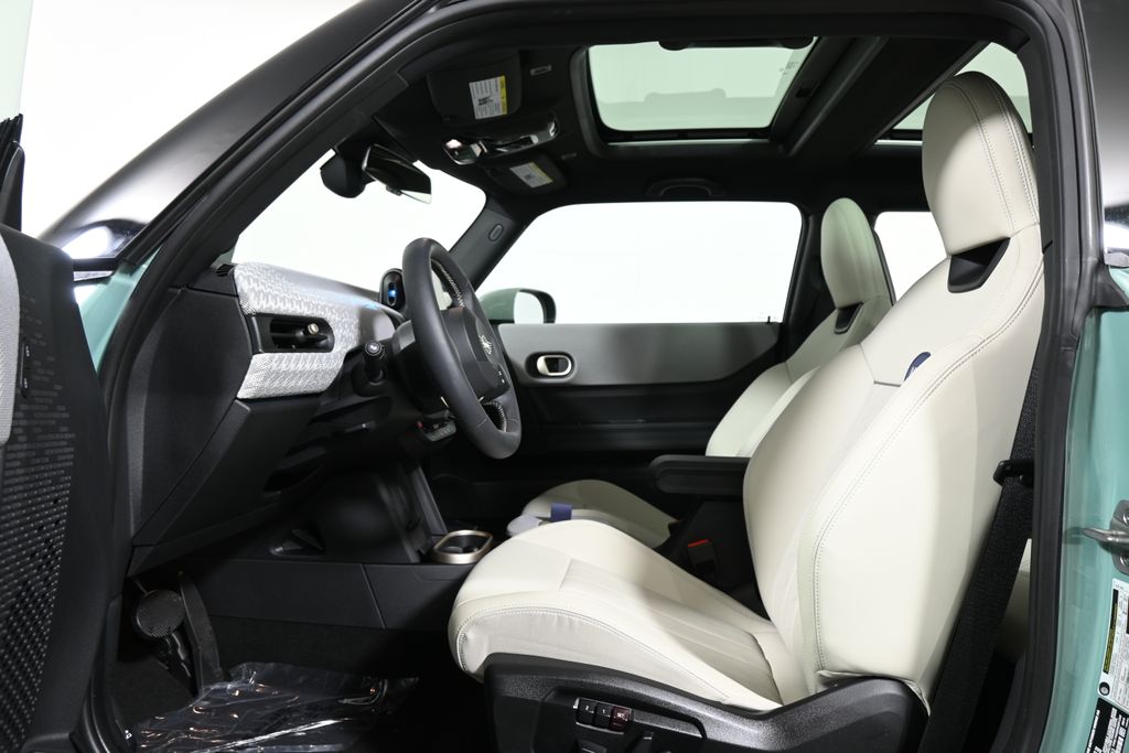 2025 Mini Cooper S Iconic photo 3