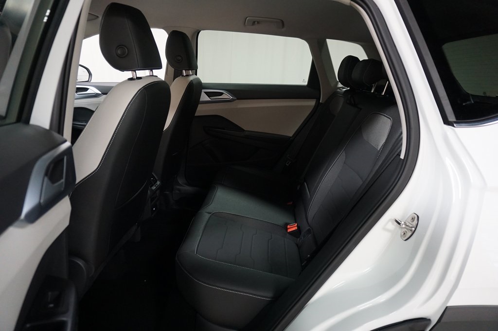 2025 Volkswagen Taos SE photo 10