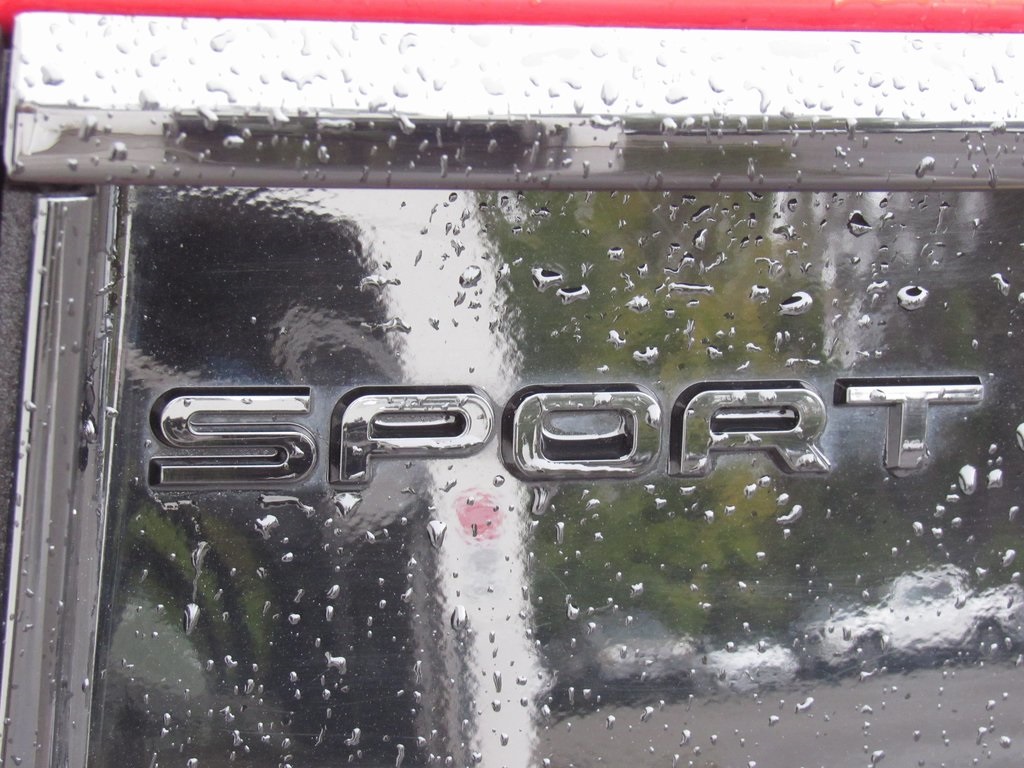 2022 Land Rover Discovery Sport S photo 8