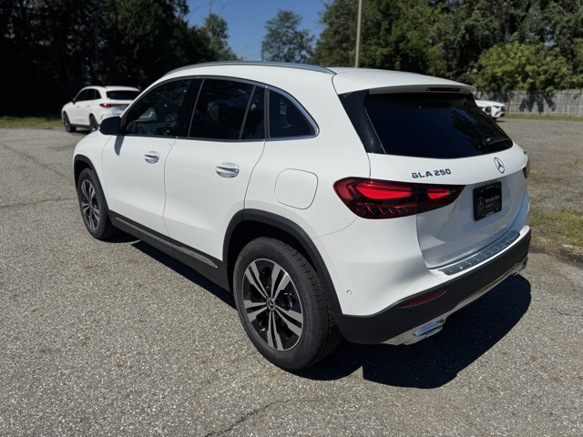 2026 Mercedes Benz GLA 250 4MATIC photo 4