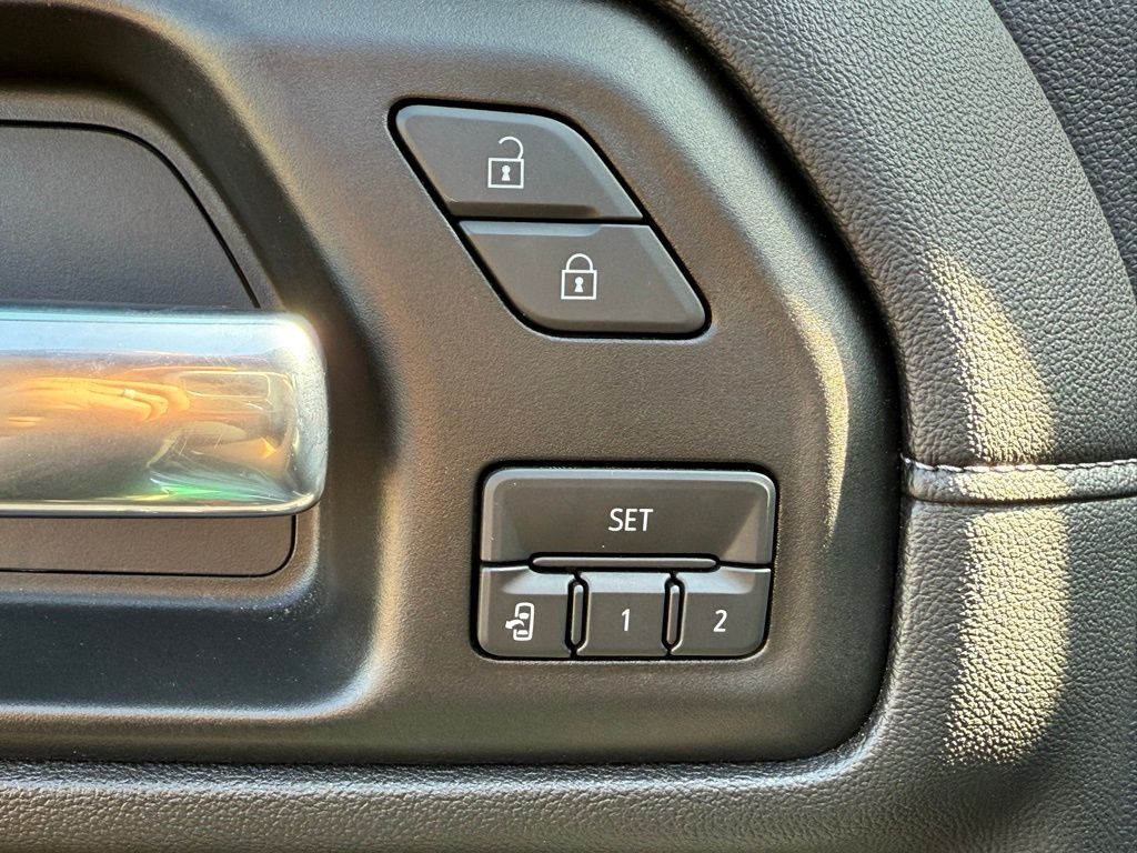 2020 Chevrolet Silverado 2500HD LTZ photo 14