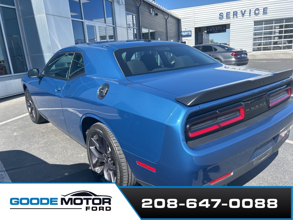 2023 Dodge Challenger SXT photo 4