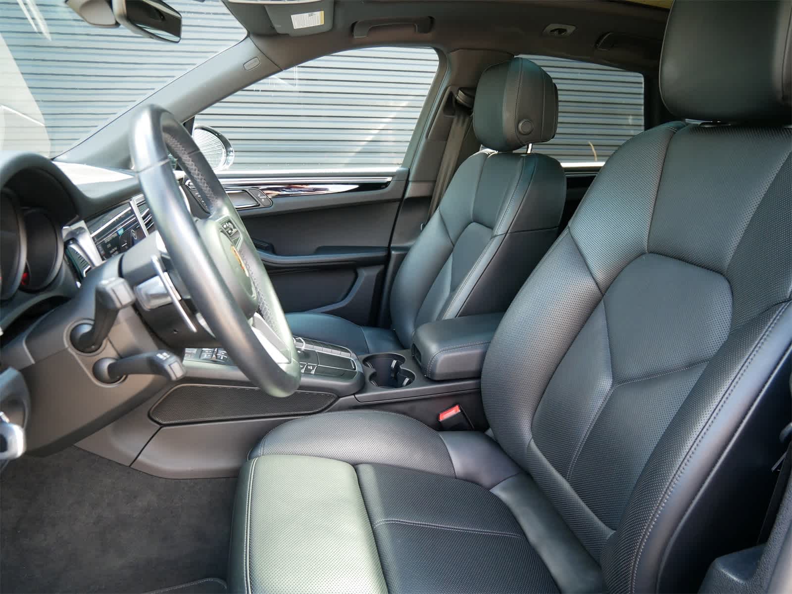 2021 Porsche Macan S photo 5