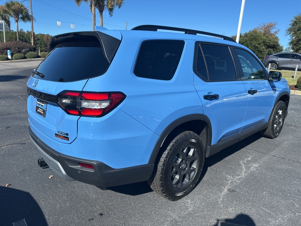 2025 Honda Pilot TrailSport photo 3