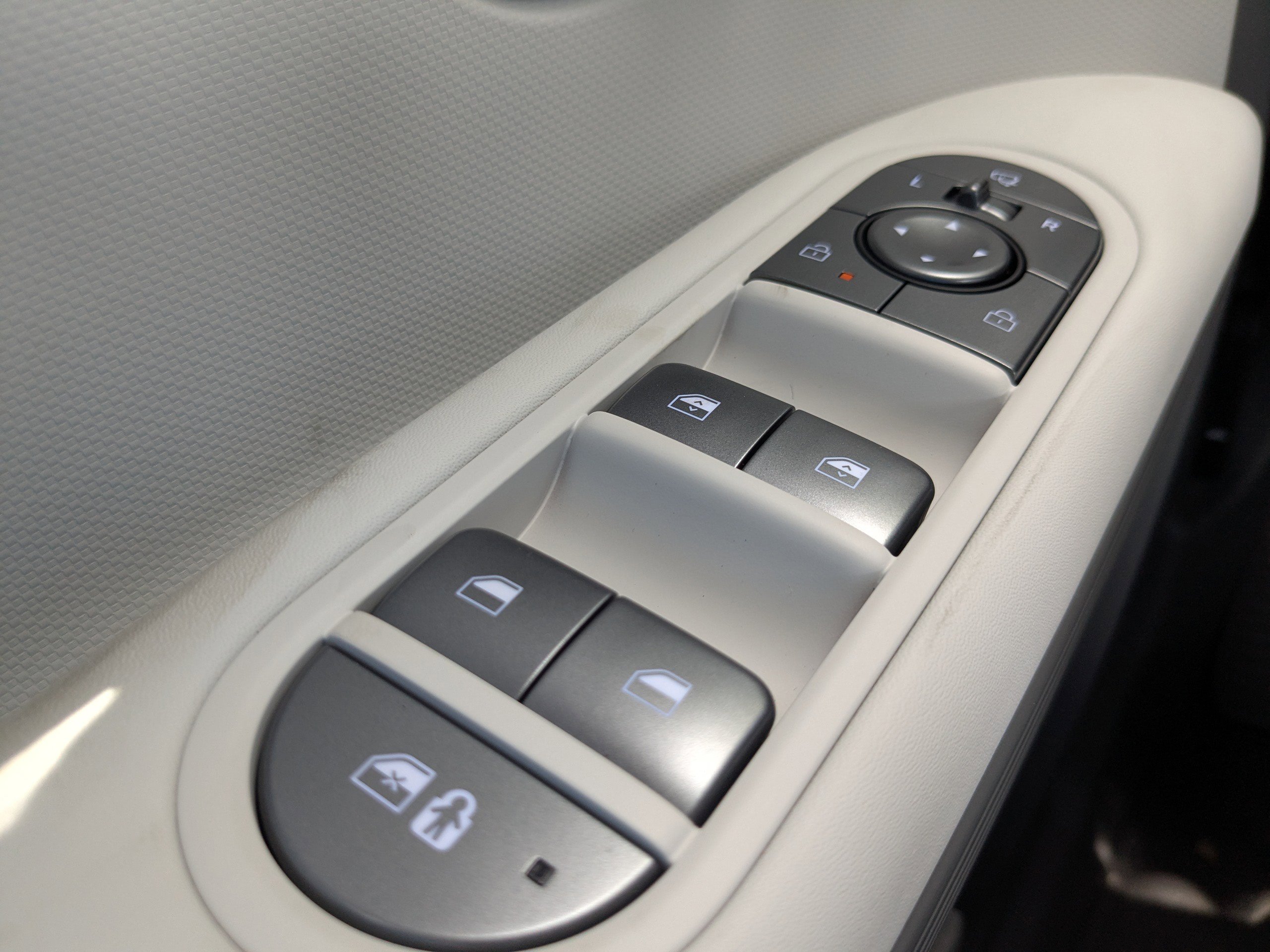 2025 Hyundai Ioniq 5 SEL photo 19