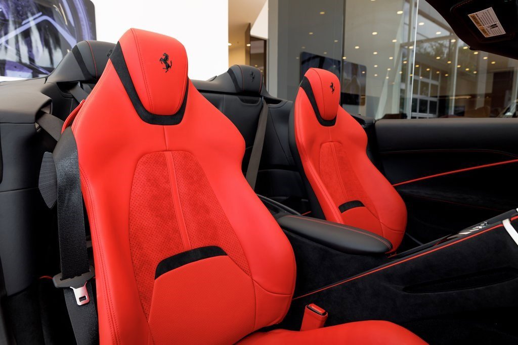 2025 Ferrari Roma Spider photo 31