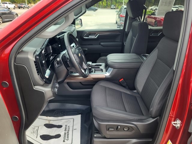 2024 Chevrolet Silverado 1500 LT photo 13