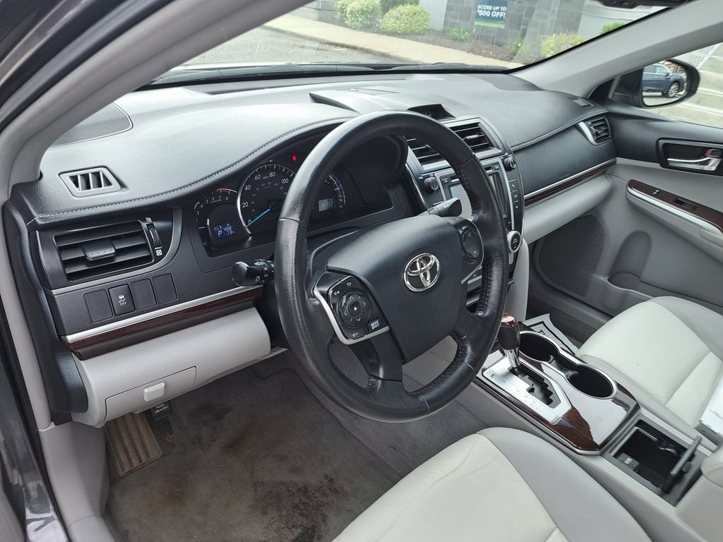 2012 Toyota Camry XLE photo 7