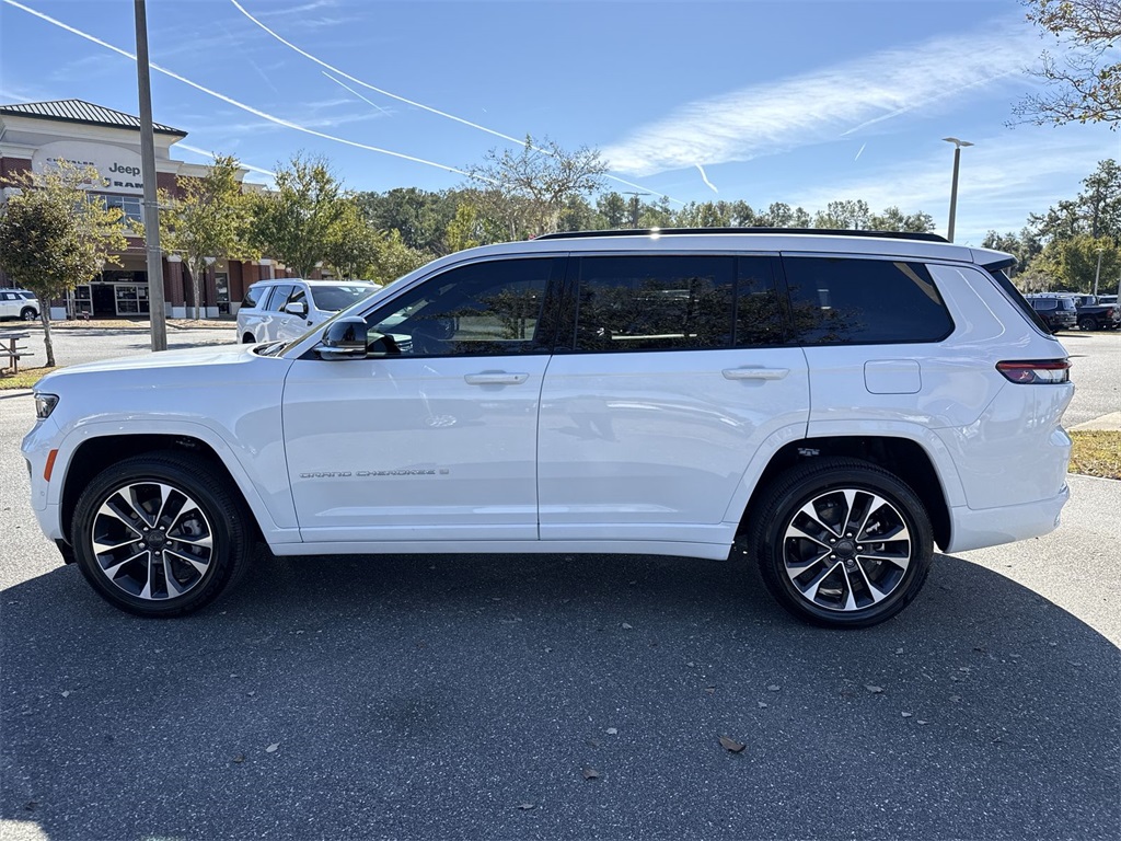 2025 Jeep Grand Cherokee Overland photo 4
