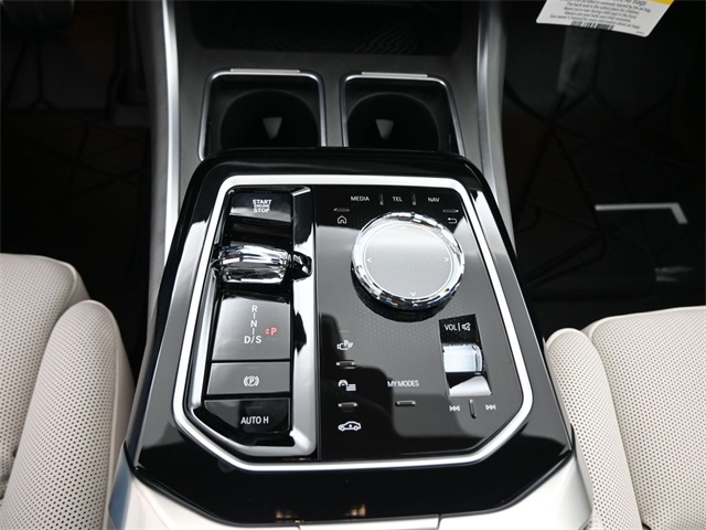 2025 Bmw 740i photo 3