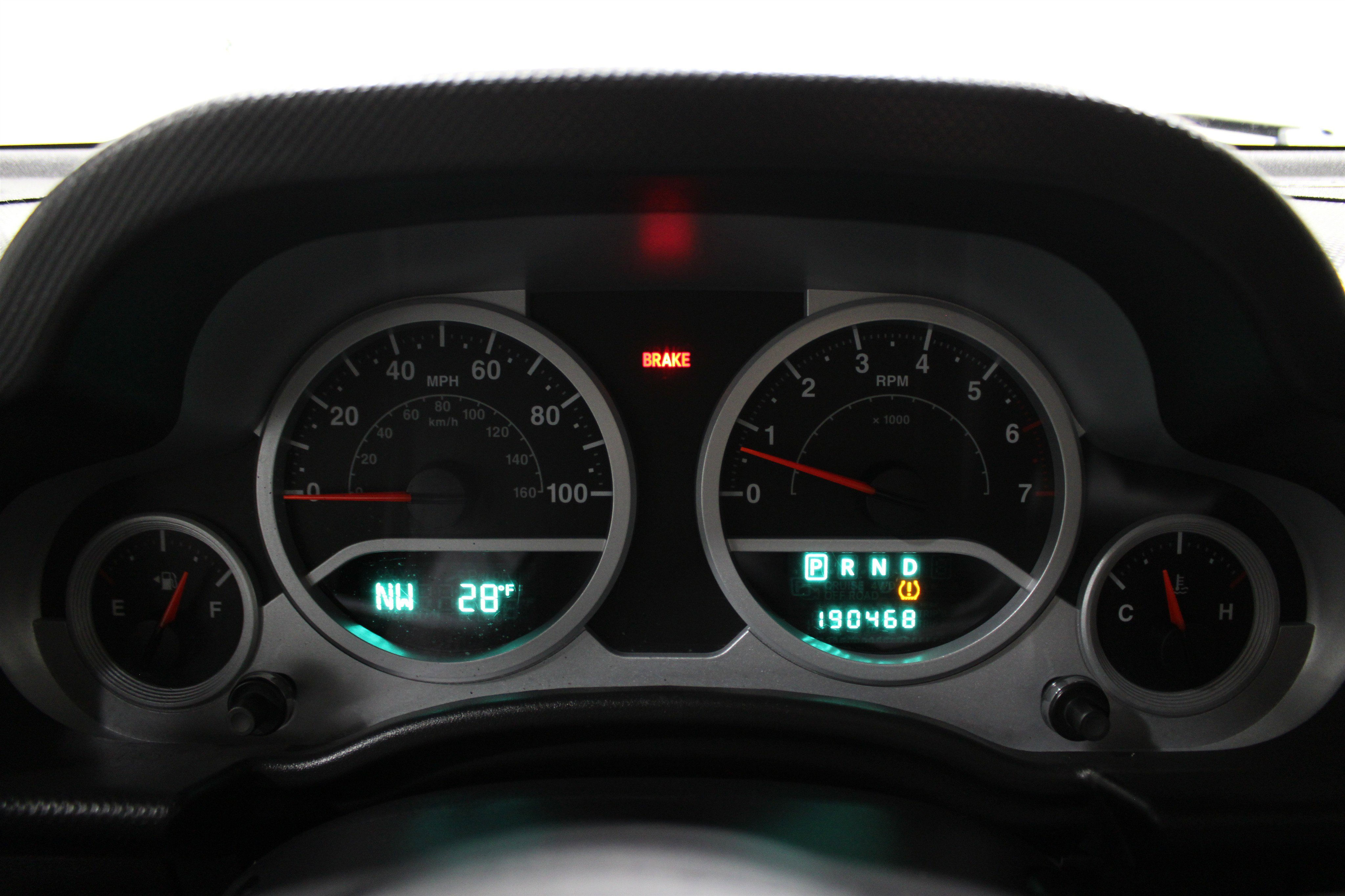 2008 Jeep Wrangler Sahara photo 2