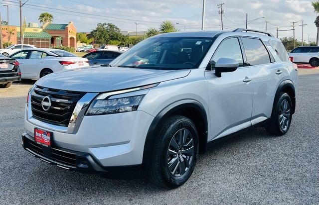 2024 Nissan Pathfinder SV photo 2
