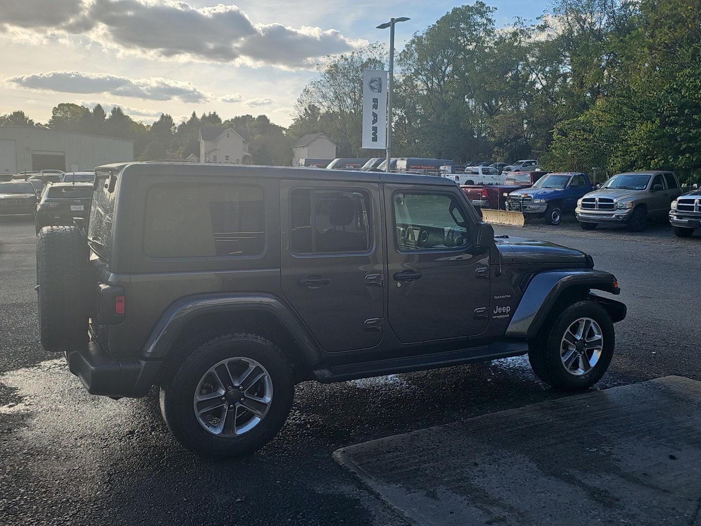2021 Jeep Wrangler Unlimited Sahara photo 8