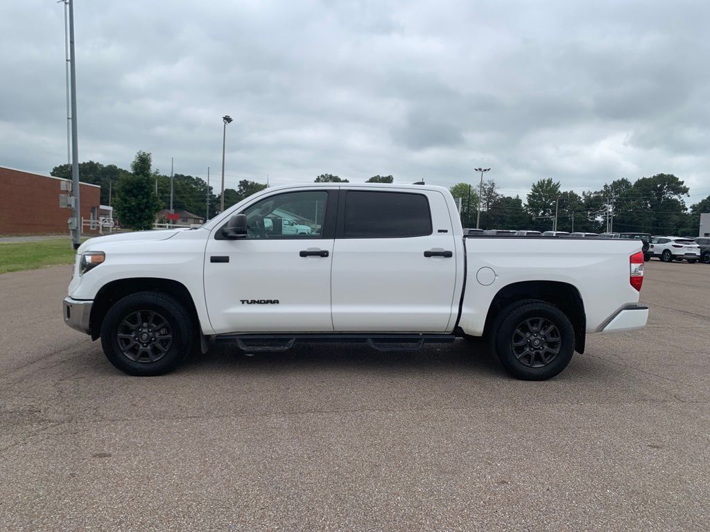 2021 Toyota Tundra SR5 CrewMax photo 4