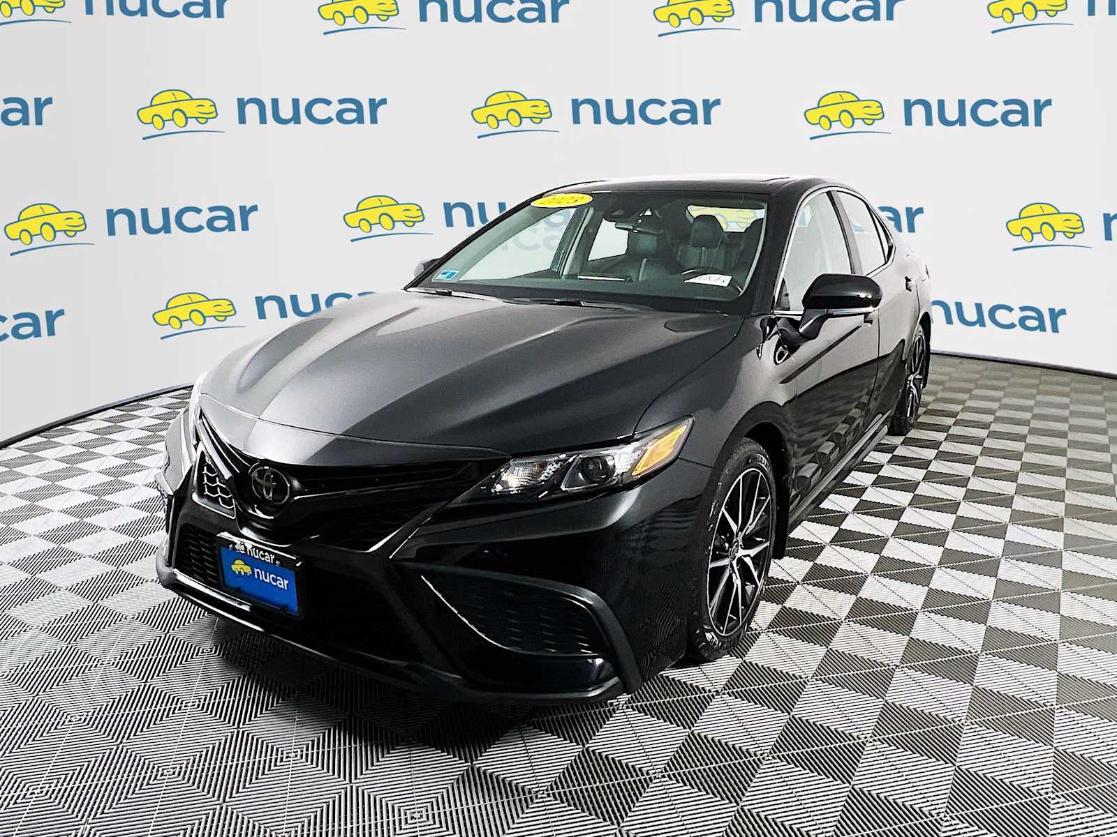 2023 Toyota Camry SE photo 3