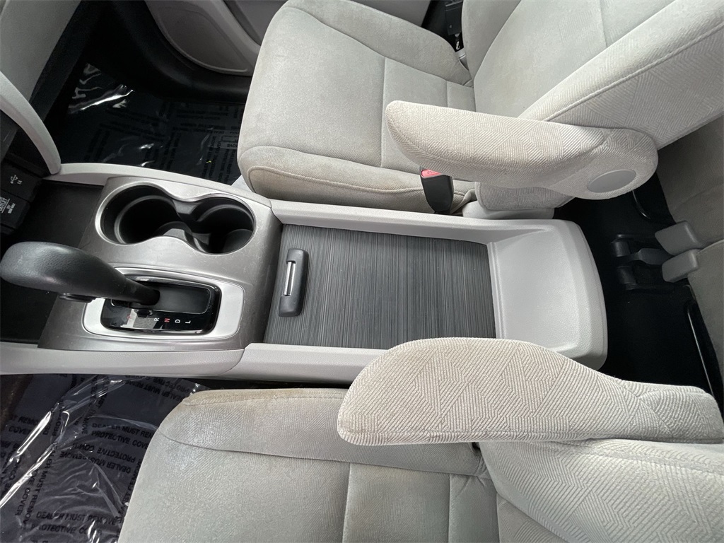 2020 Honda Pilot LX photo 18